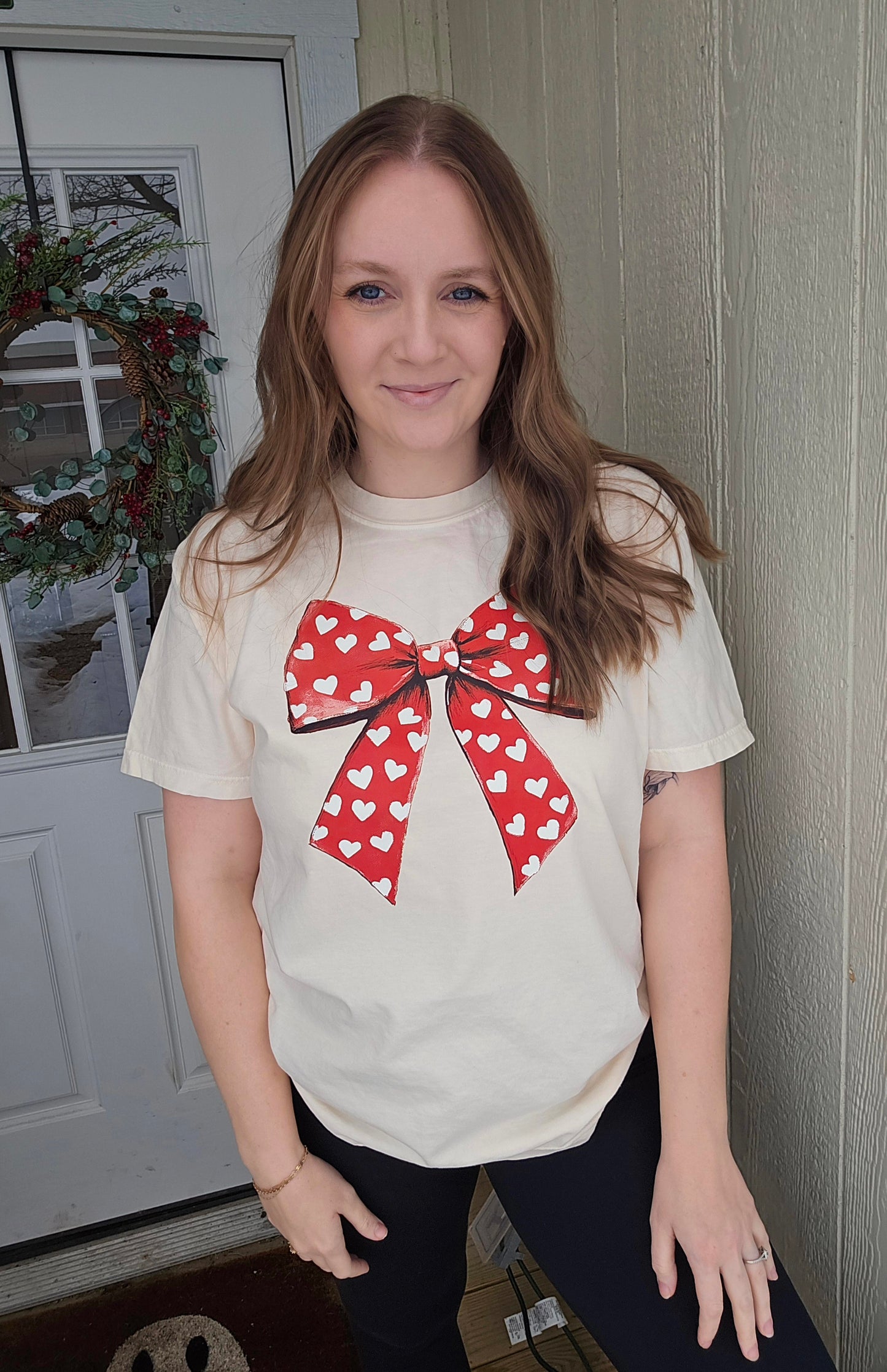 RED HEART BOW Ivory Vintage Wash Tee