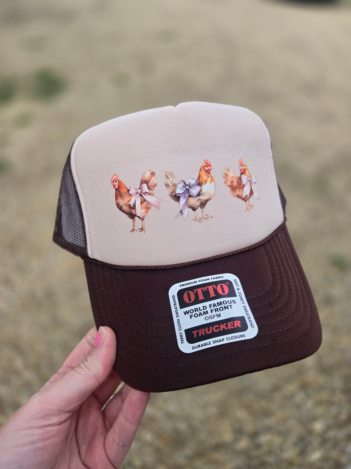 BOW CHICKEN 2-Tone Trucker Hat