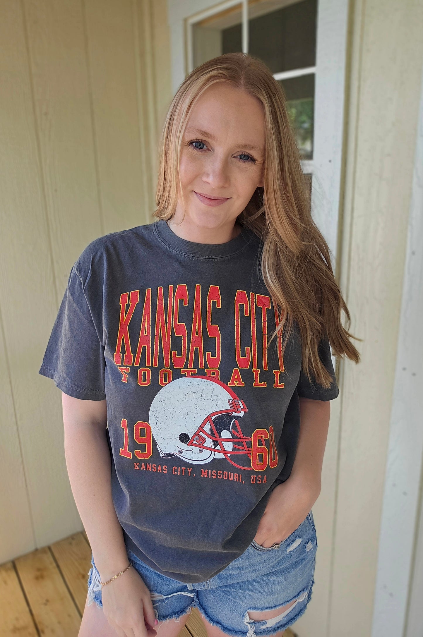 KC VARSITY HELMET Charcoal Vintage Wash Tee