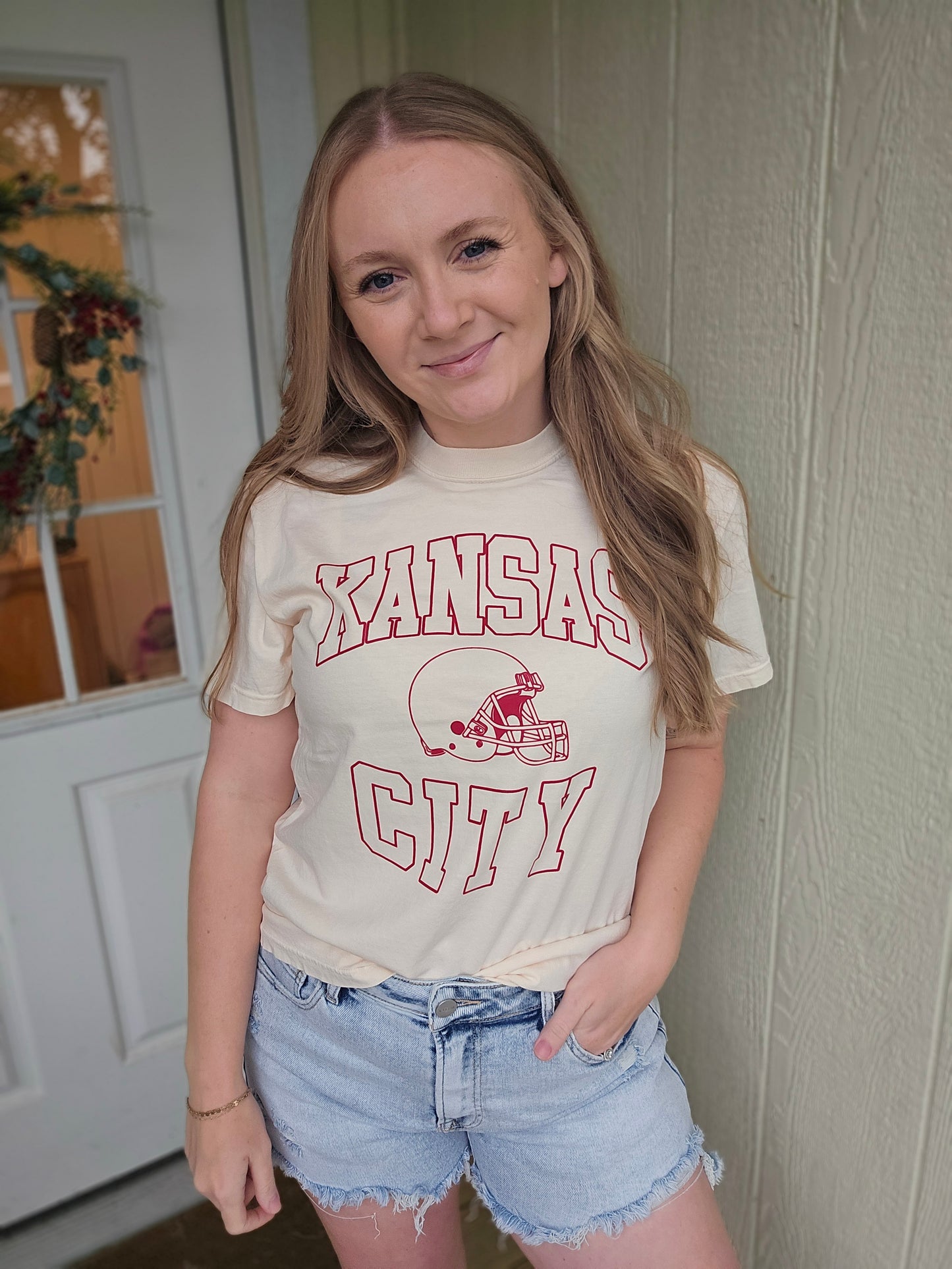 KC SIMPLE HELMET Ivory Vintage Wash Tee