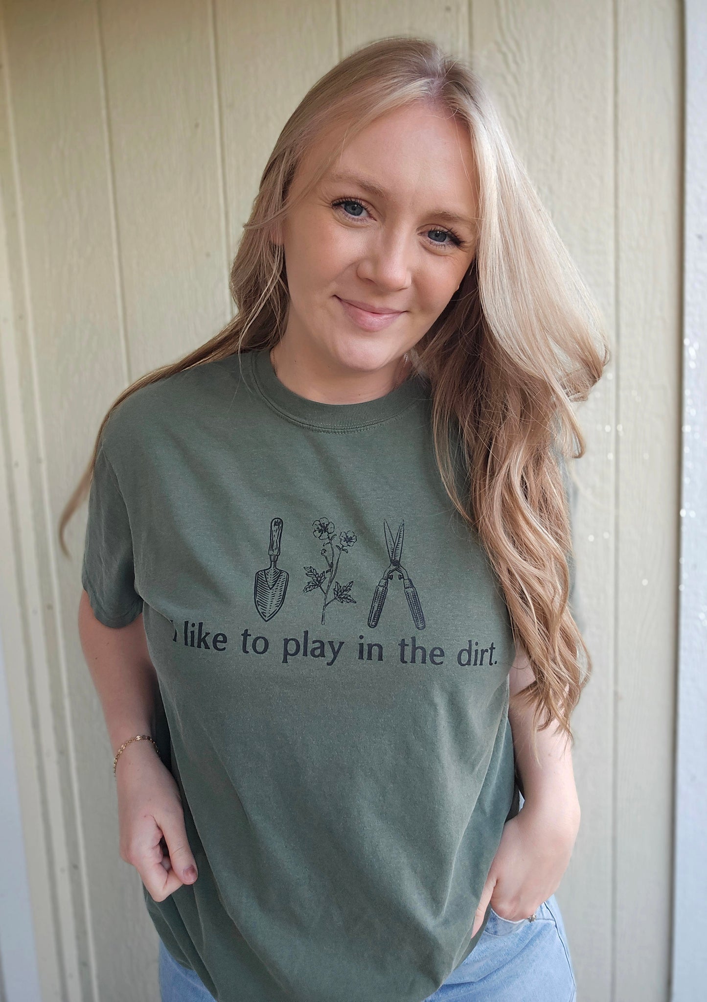 I LIKE TO PLAY IN THE DIRT Olive Vintage Wash Tee