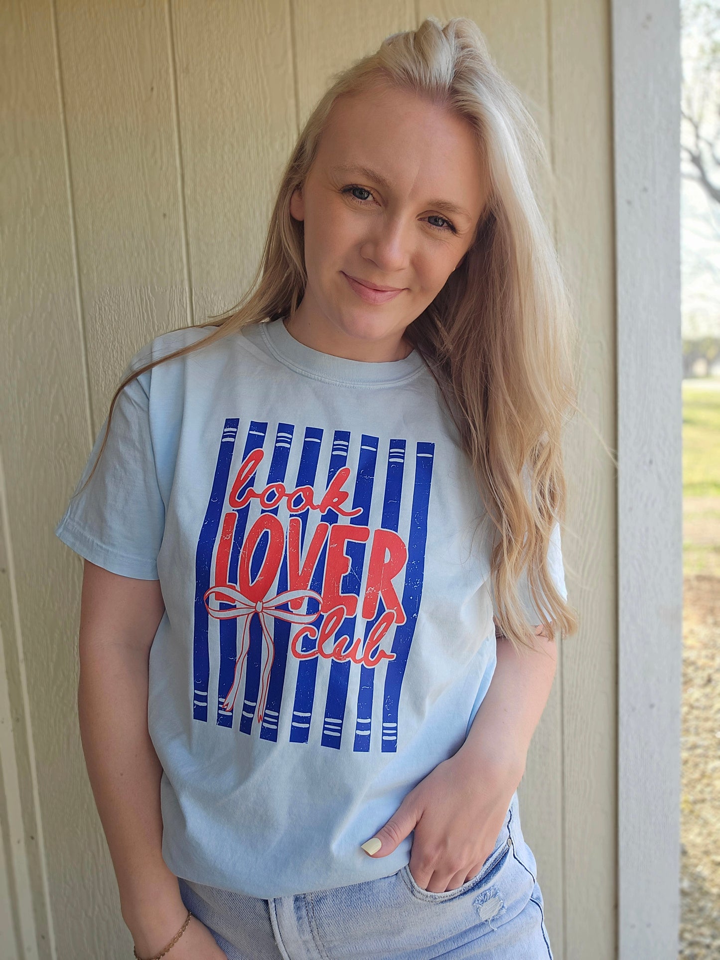 BOOK LOVER CLUB Light Blue Vintage Wash Tee
