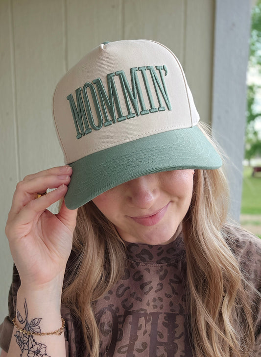 MOMMIN' Sage Two-Tone Trucker Hat