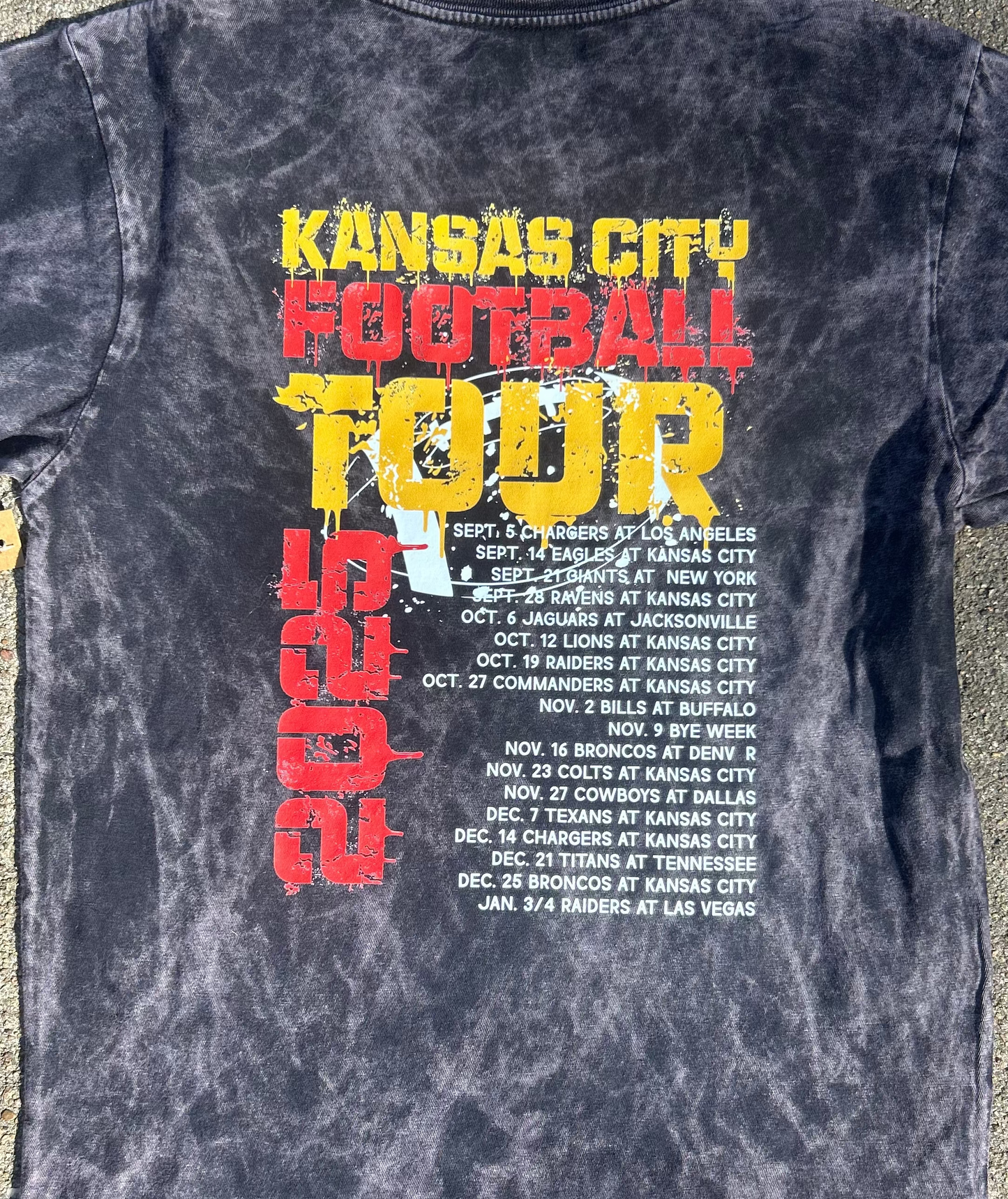 KC FOOTBALL TOUR Black Acid Wash Tee