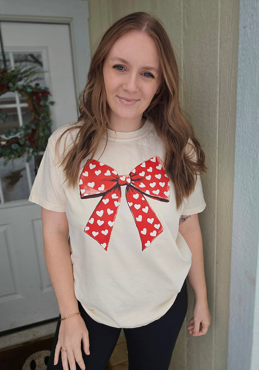 RED HEART BOW Ivory Vintage Wash Tee