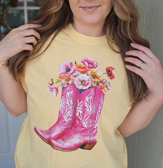 POPPY BOOTS Pastel Yellow Vintage Wash Tee