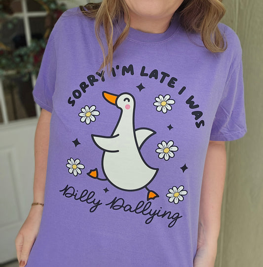 DILLY-DALLYING Goose Violet Vintage Wash Tee