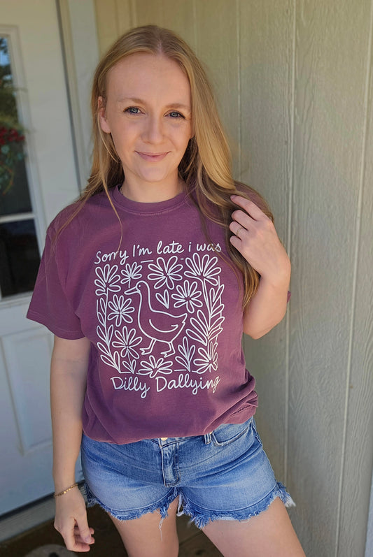 DILLY-DALLYING Goose Berry Vintage Wash Tee