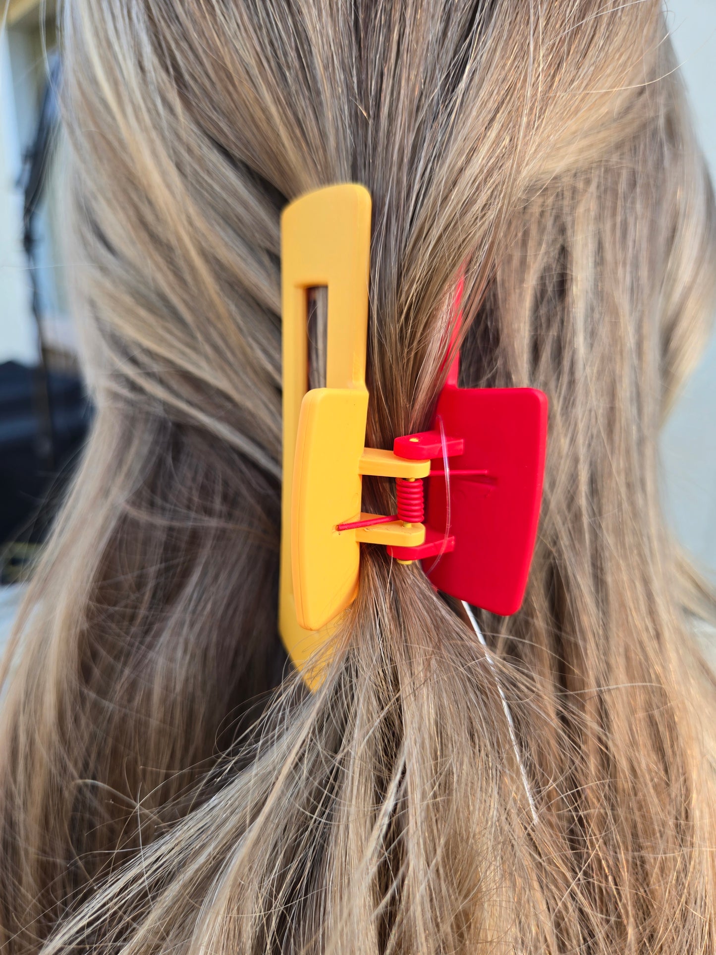 2-TONE Red/Gold Claw Clip