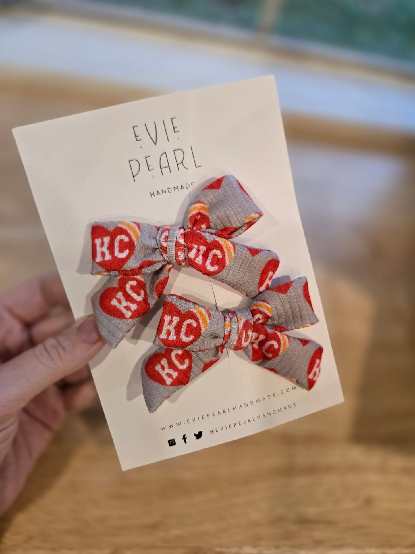 KC JERSEY HEART Grey Pigtail Bow Clip Set