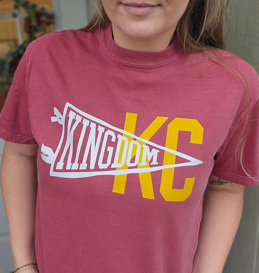 KC PENNANT Red Vintage Wash Tee