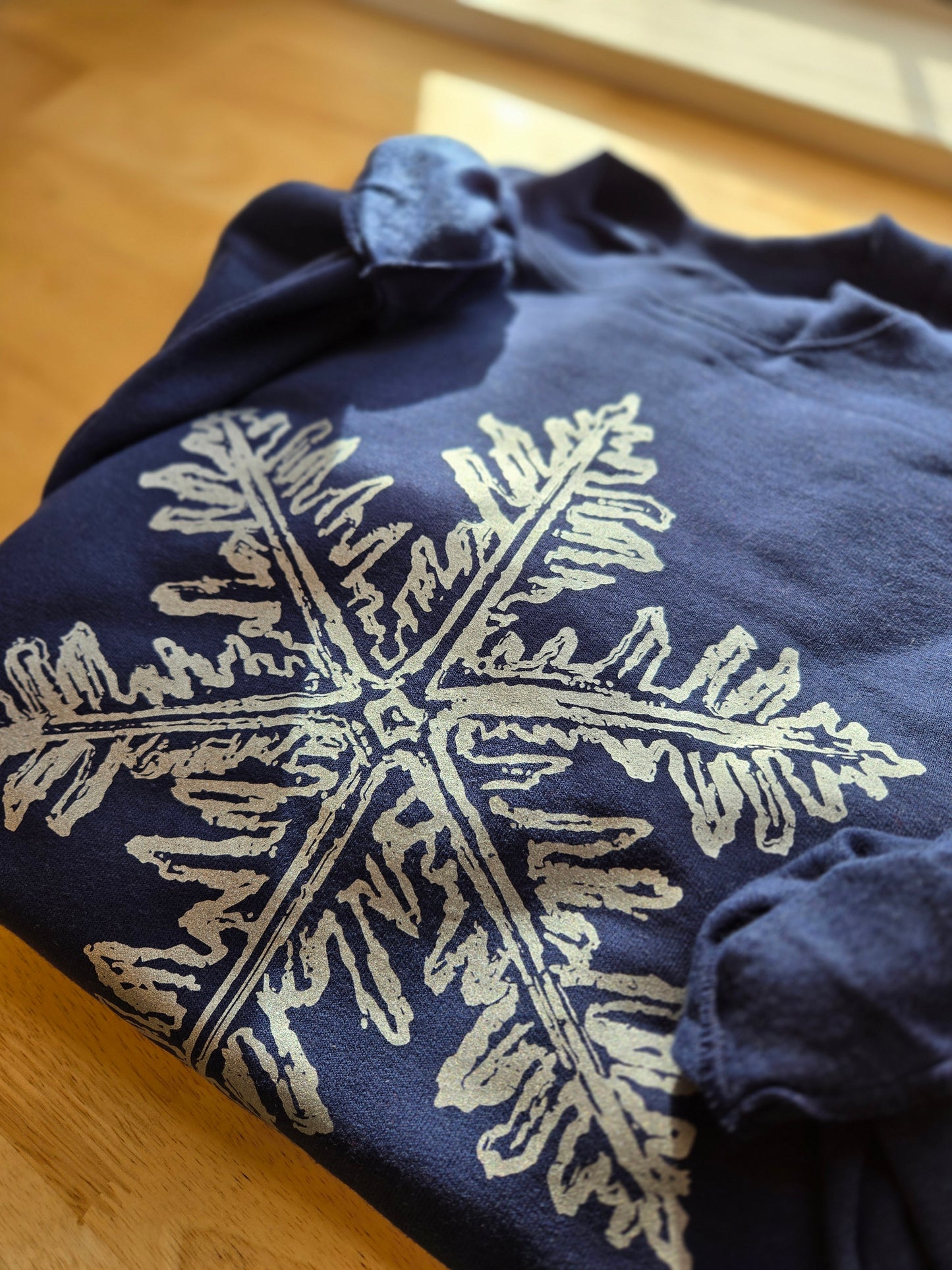 VINTAGE SNOWFLAKE Metallic Navy Crewneck Sweatshirt