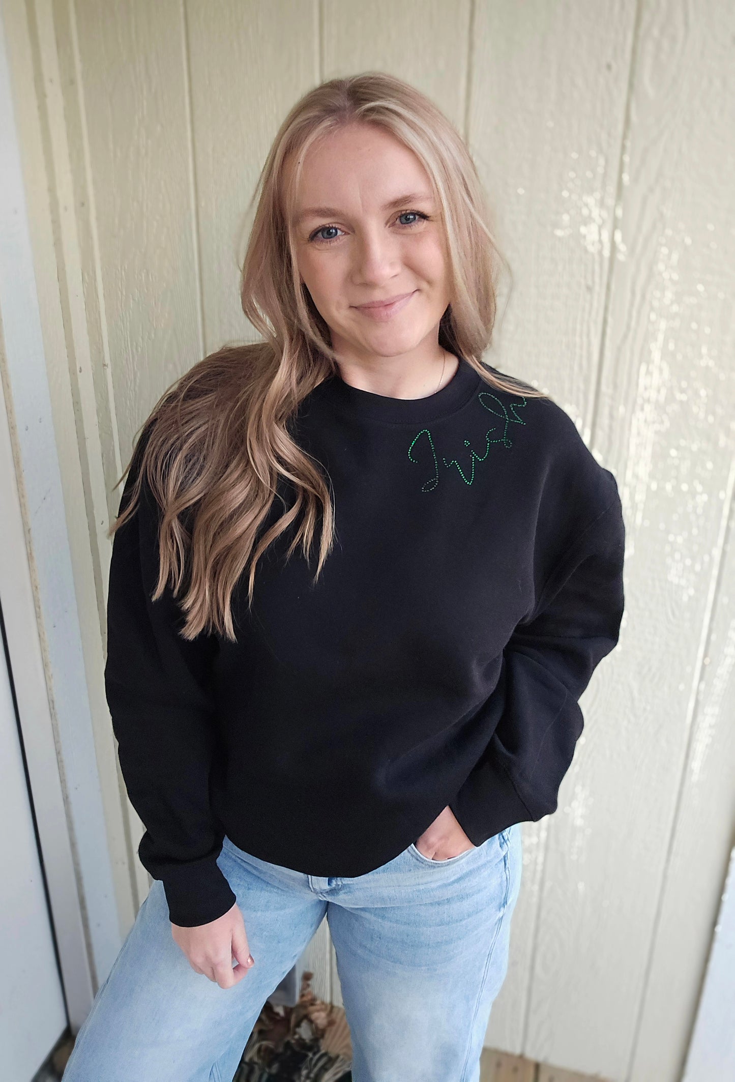IRISH SCRIPT Rhinestone Collar Black Crewneck Sweatshirt (ADULT)