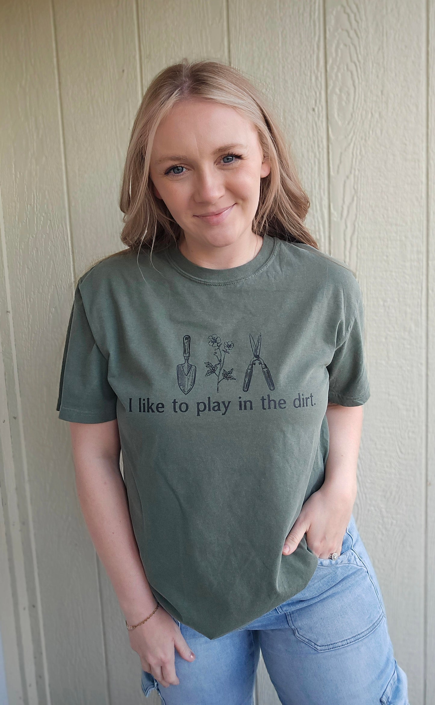 I LIKE TO PLAY IN THE DIRT Olive Vintage Wash Tee