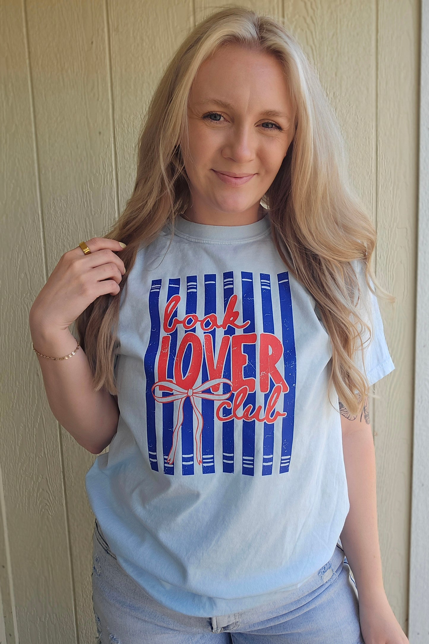BOOK LOVER CLUB Light Blue Vintage Wash Tee