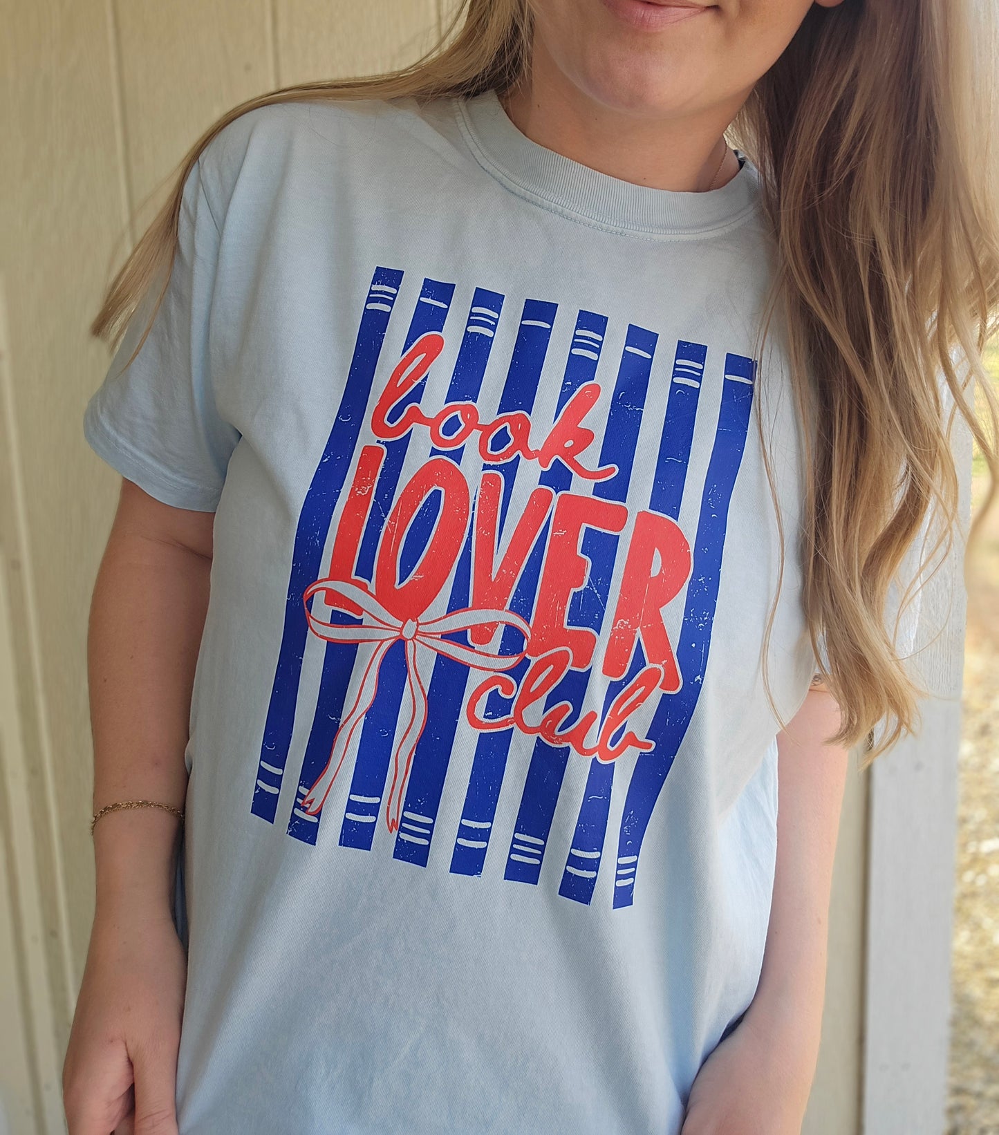 BOOK LOVER CLUB Light Blue Vintage Wash Tee