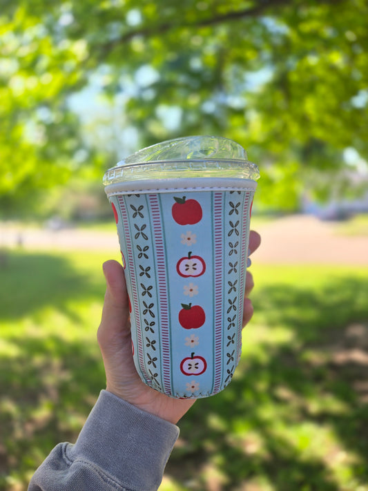 APPLE/DAISY Blue Iced Coffee Sleeve