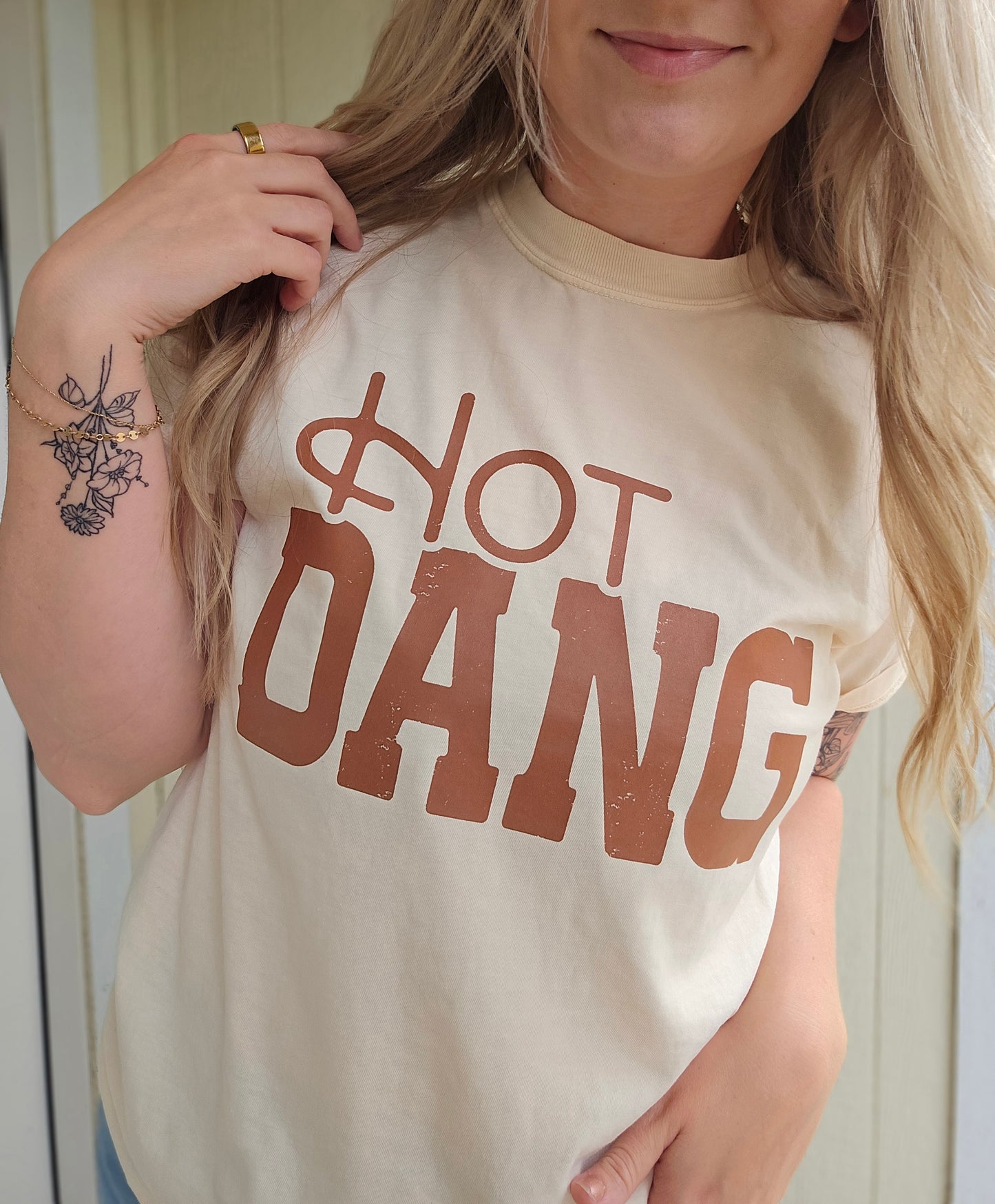 HOT DANG Ivory Vintage Wash Tee