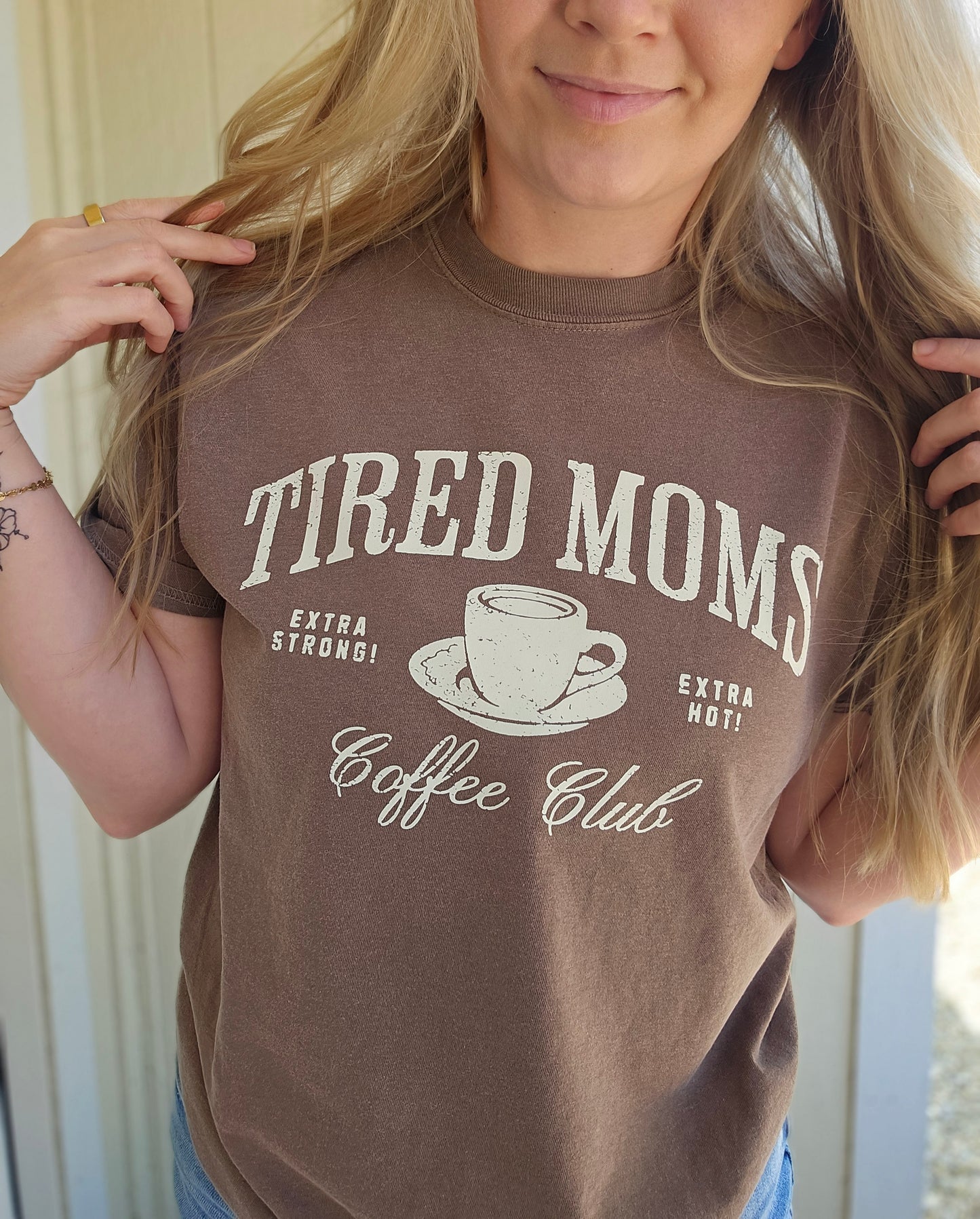 TIRED MOMS COFFEE CLUB Espresso Vintage Wash Tee