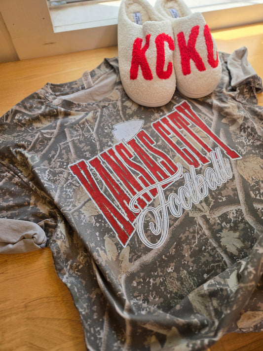 KANSAS CITY FOOTBALL Distressed Deadwood Camo Tee