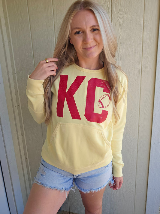 KC BLOCK Raw Hem Vintage Yellow Pocket Crewneck