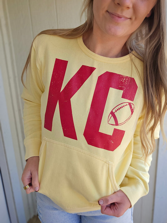 KC BLOCK Raw Hem Vintage Yellow Pocket Crewneck