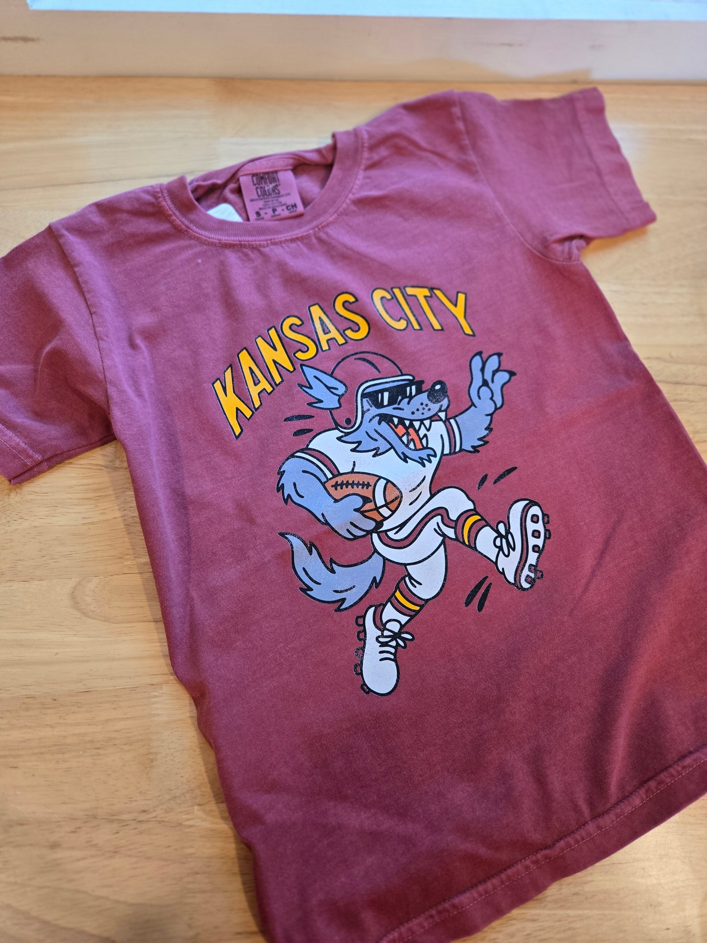 FOOTBALL WOLF Red Vintage Short Sleeve Tee (YOUTH)