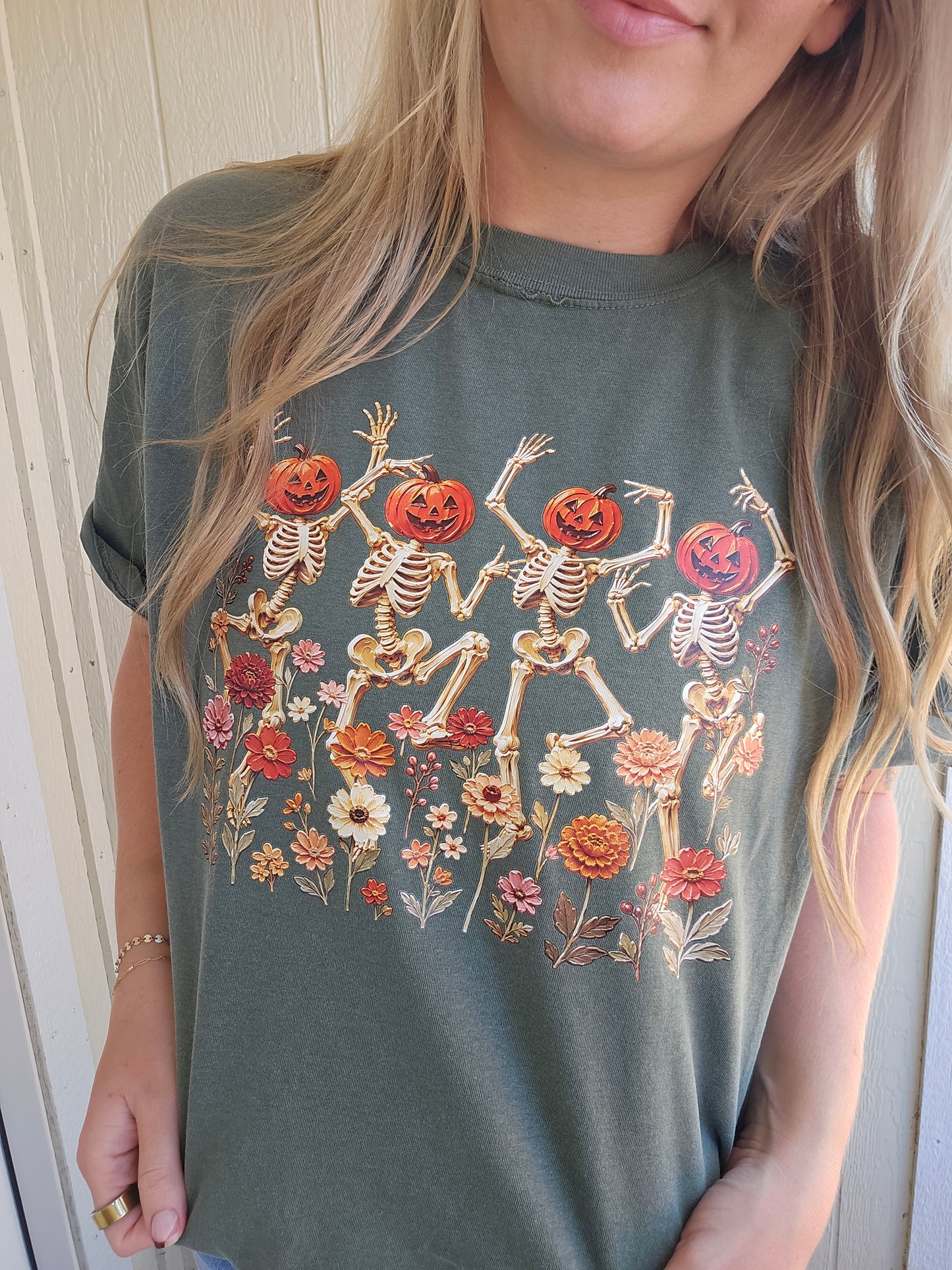DANCING PUMPKIN SKELLY Olive Vintage Wash Tee