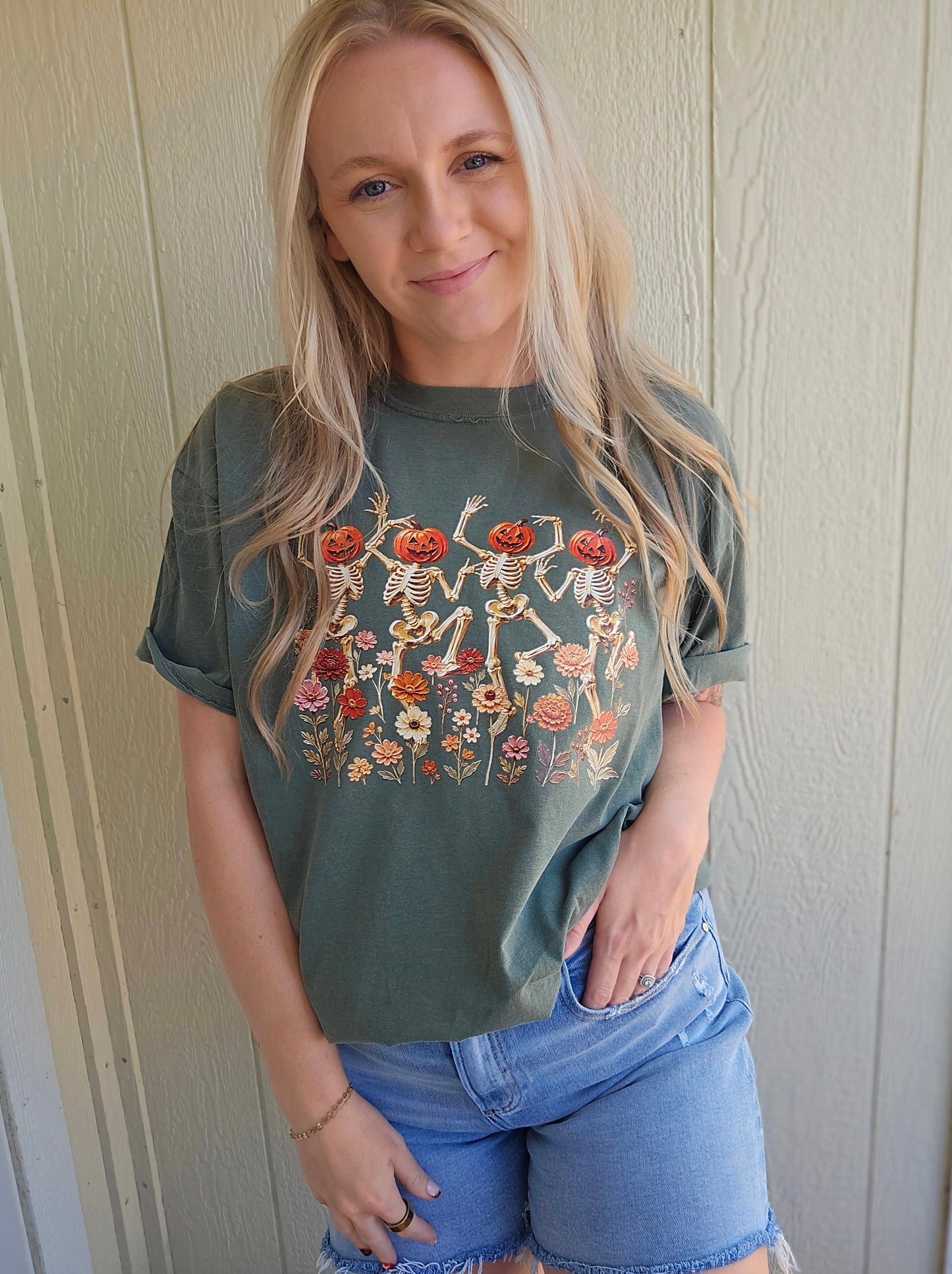 DANCING PUMPKIN SKELLY Olive Vintage Wash Tee