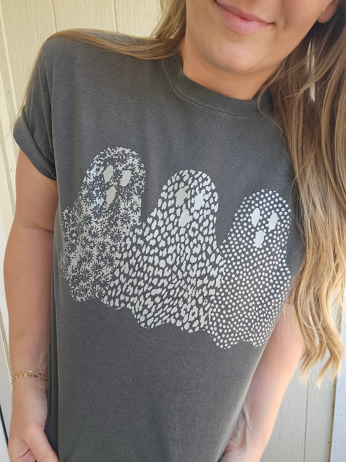 SHIMMER GHOST TRIO Charcoal Vintage Wash Crop Tee