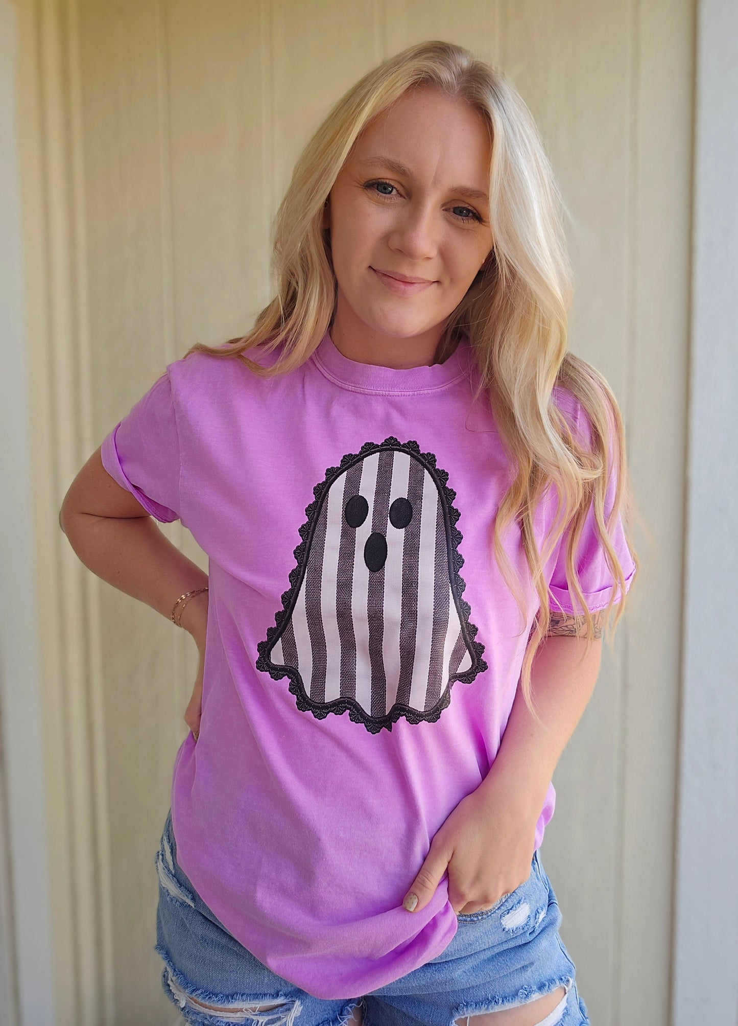 LACE STRIPED GHOST Neon Purple Vintage Wash Tee