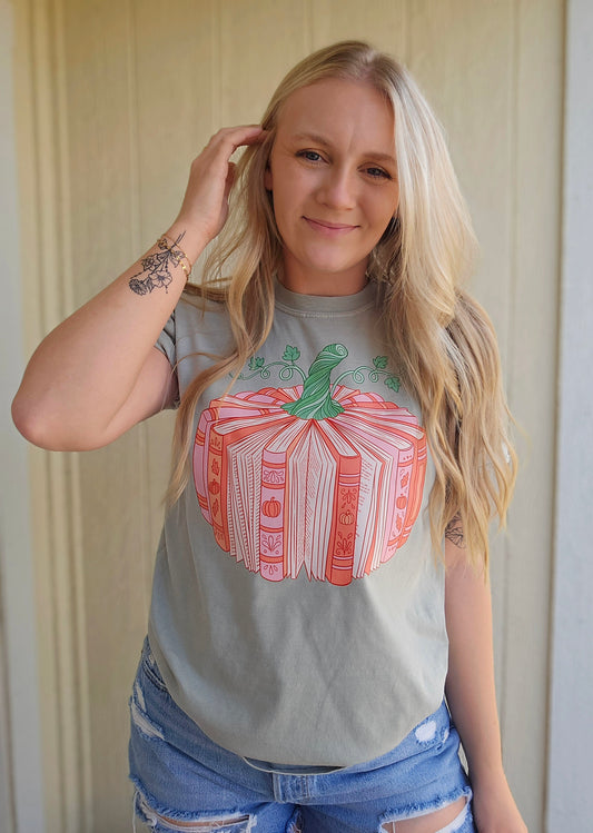 BOOK PUMPKIN Sage Vintage Wash Tee