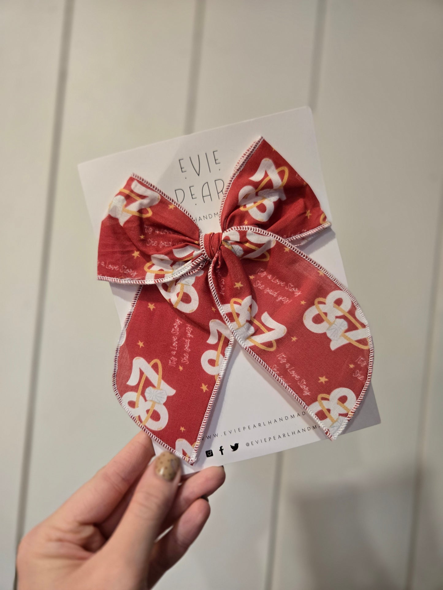87 LOVE STORY Red Oversized Clip Bow