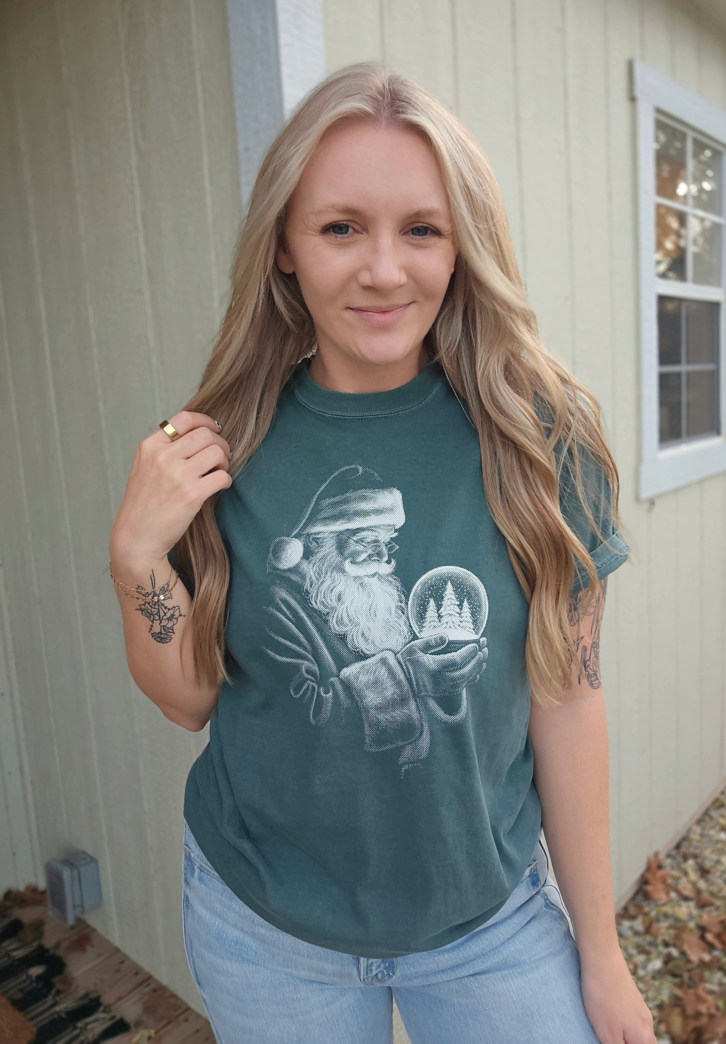 SNOWGLOBE SANTA Deep Green Vintage Wash Tee