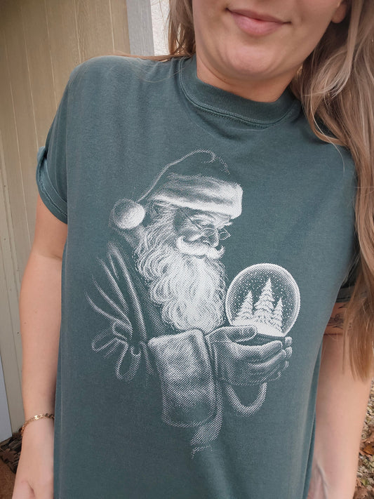SNOWGLOBE SANTA Deep Green Vintage Wash Tee