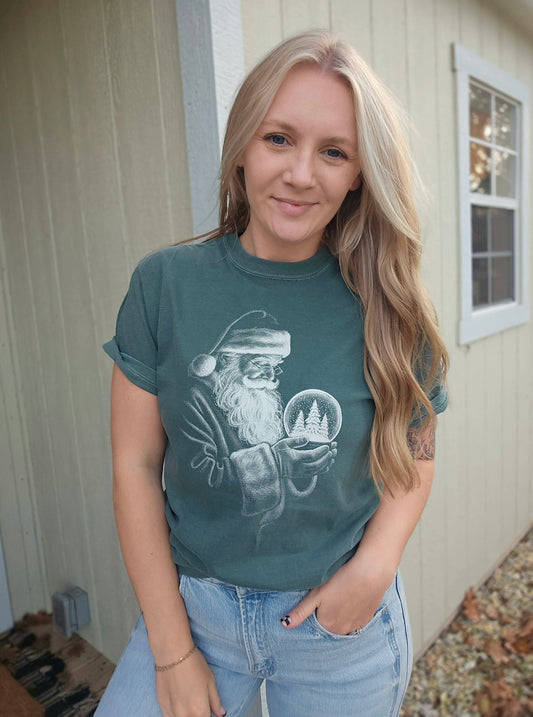 SNOWGLOBE SANTA Deep Green Vintage Wash Tee